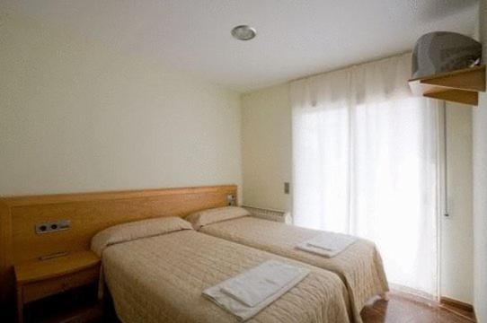 Amolls Restaurant I Habitacions Hotel Olot Room photo